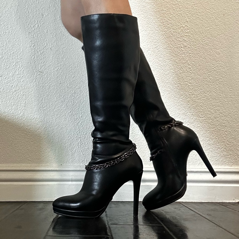 LOB Black Faux Leather Knee-High Stiletto Boots with Removable Chain Accent 7.5